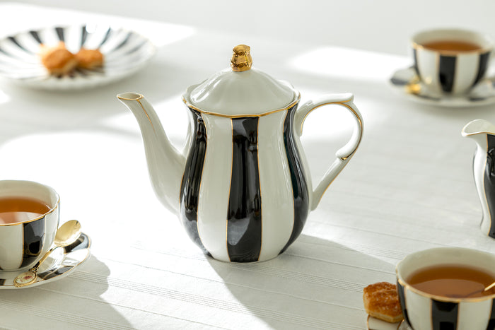Black and White Scallop Fine Porcelain Tea Set