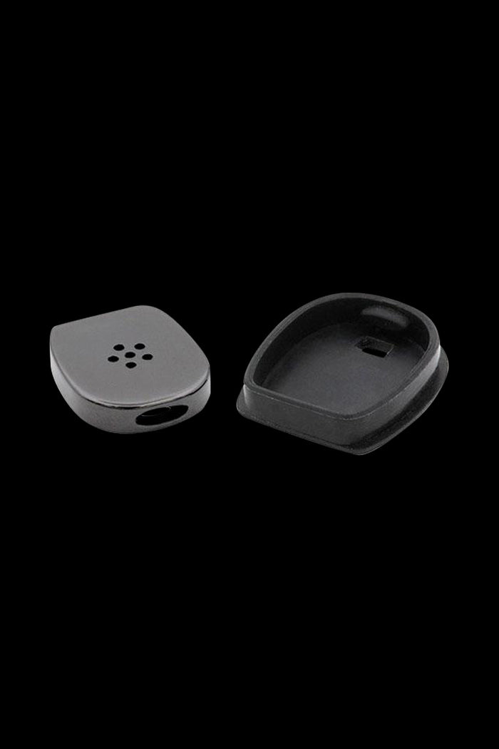 Close-up of the DaVinci MIQRO Flat Mouthpiece, showcasing its dark, recessed interior and simple, rounded shape.
