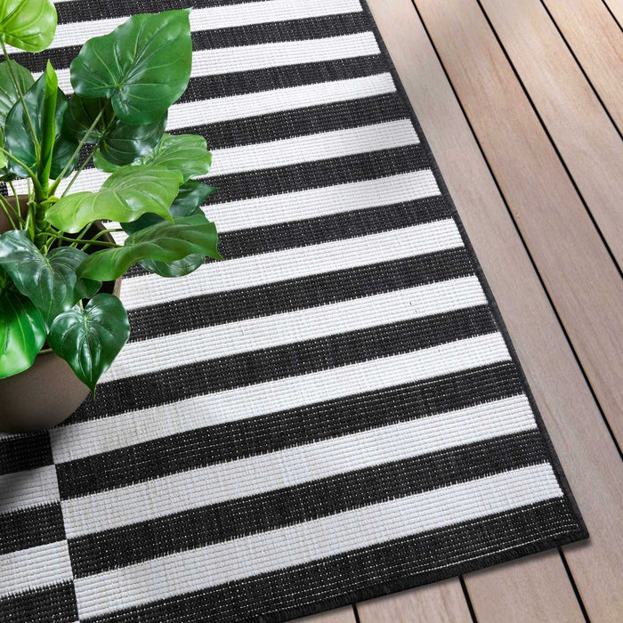 Flat-Woven Reversible Indoor & Outdoor Viela Rug, weatherproof, jet wash, polypropylene rug, horizontal striped design rug.