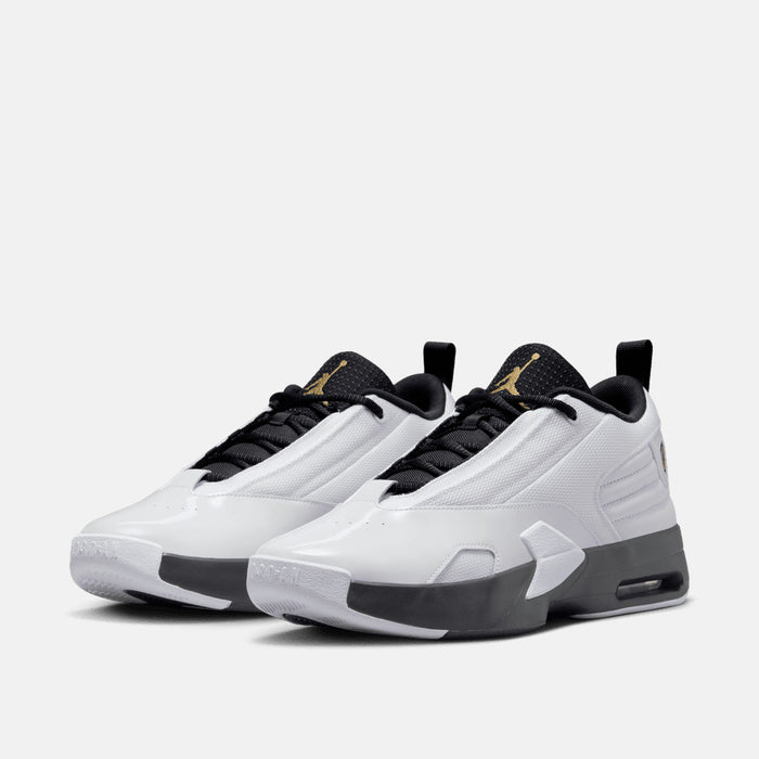 Front view of the Jordan Max Aura 6.
