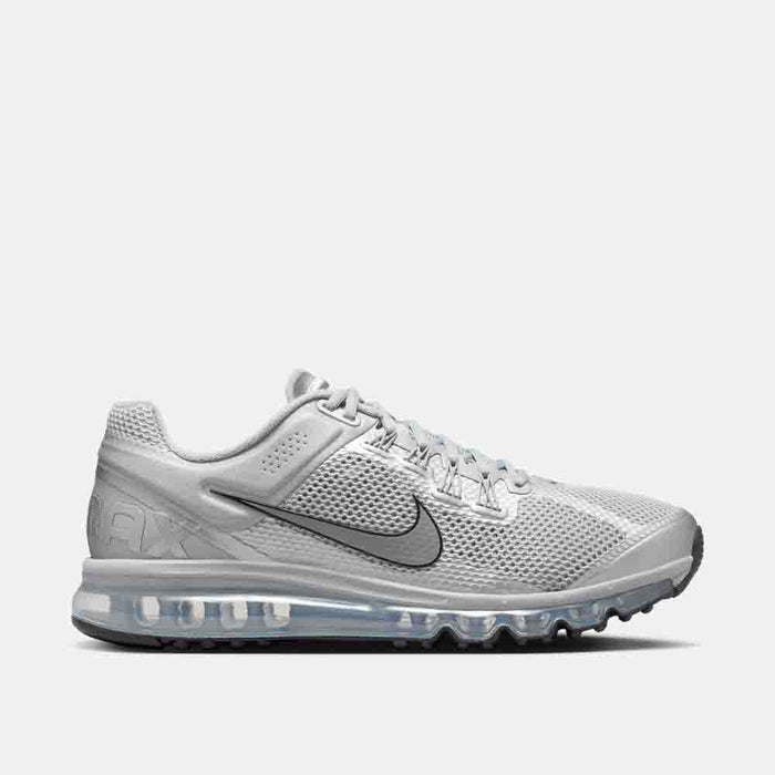 Side view of the Nike Men's Air Max 2013.