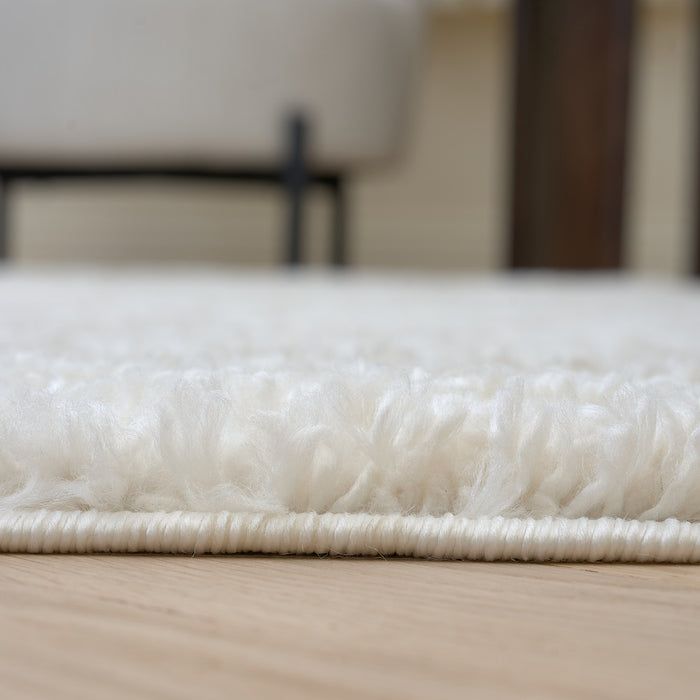 Moodi Shaggy Cream Rug, soft & fluffy pile, tartan design | THE RUGS