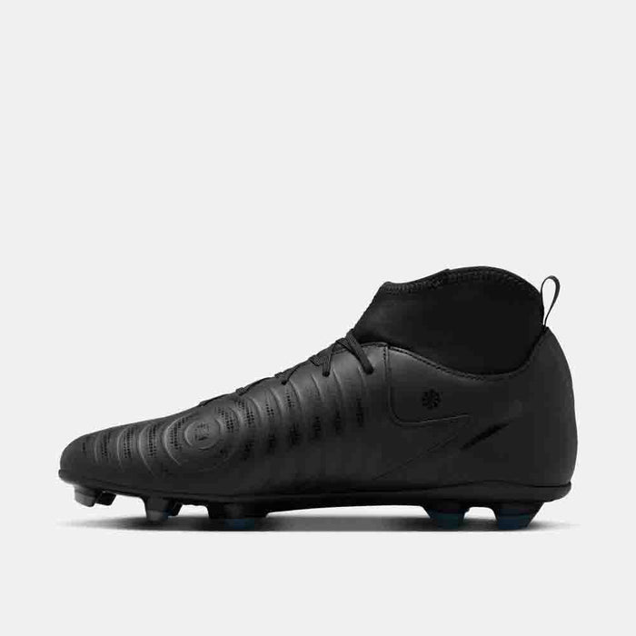 Side medial view of the Nike Phantom Luna 2 Club Soccer Cleats.