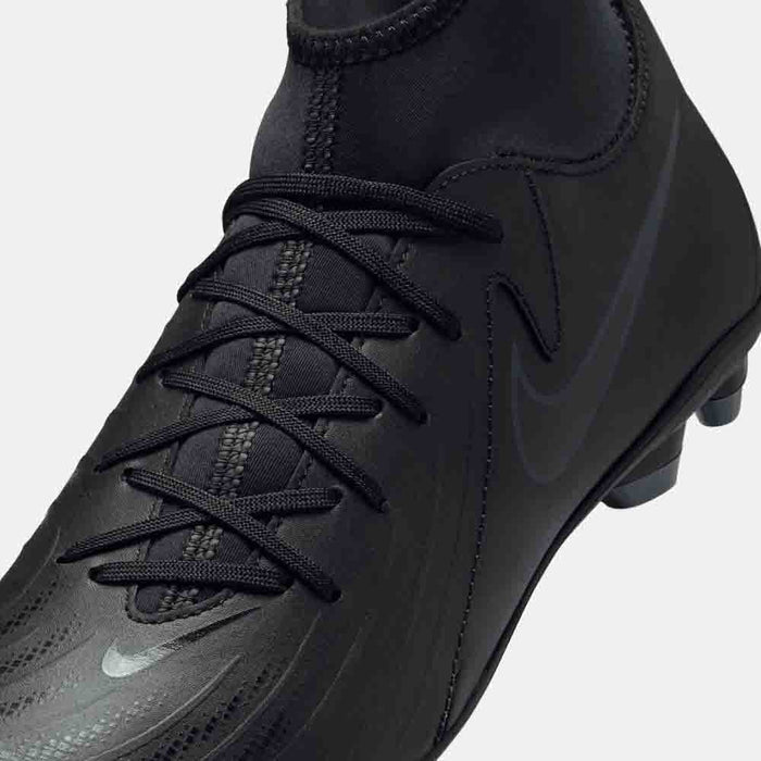 Up close, front view of the Nike Phantom Luna 2 Club Soccer Cleats.