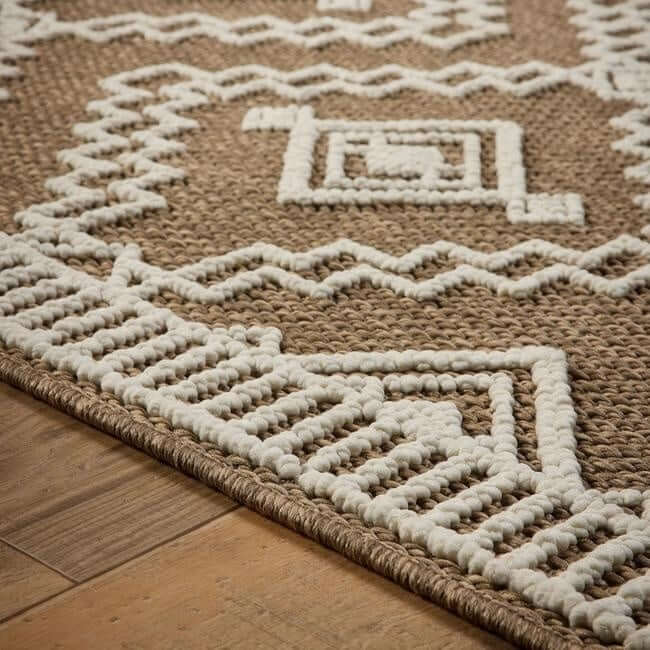 The Rustic Rug Diamond Design: Polyester Pile for Any Room