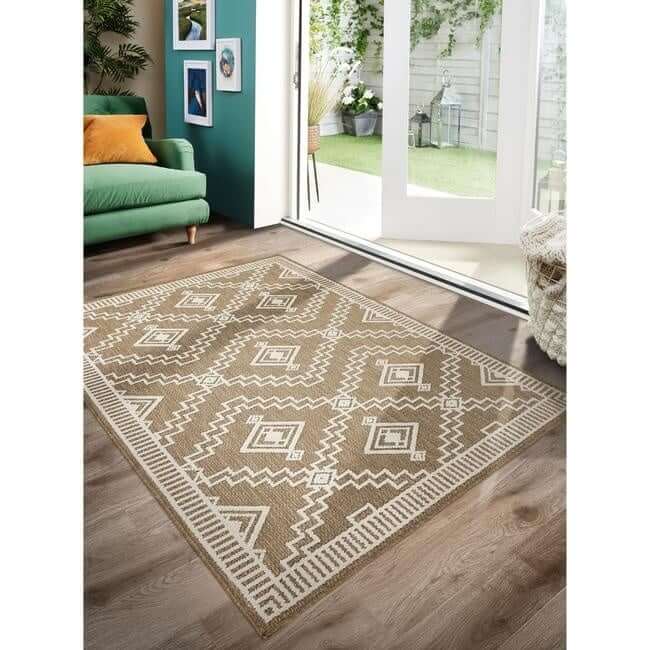The Rustic Rug Diamond Design: Polyester Pile for Any Room
