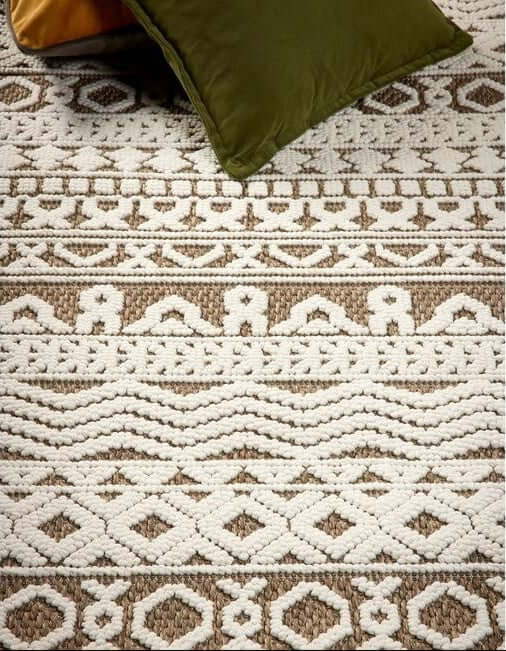 The Rustic Rug : Geometric Block Stripe Design