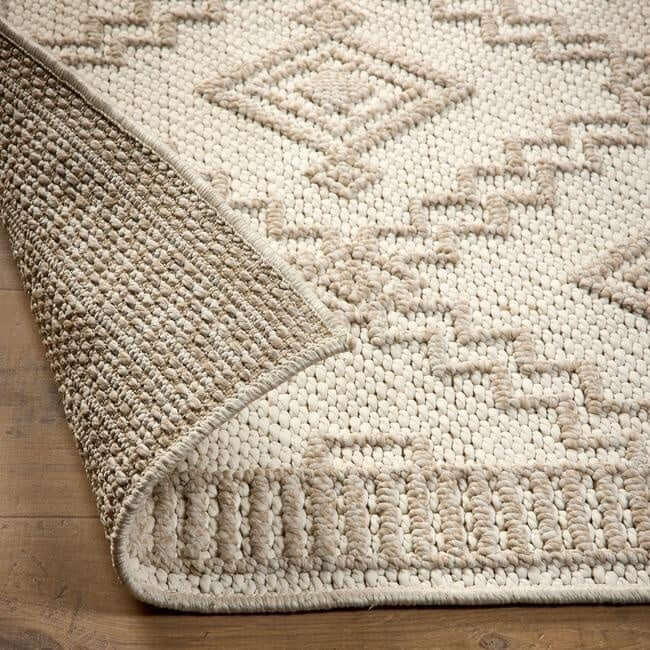 The Rustic Rug Diamond Design: Polyester Pile for Any Room