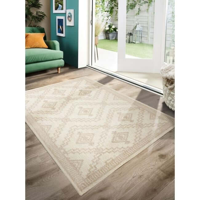The Rustic Rug Diamond Design: Polyester Pile for Any Room